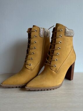 Steve Madden Karmen Mustard Rhinestone Lace-Up Ankle Boots Size 7.5